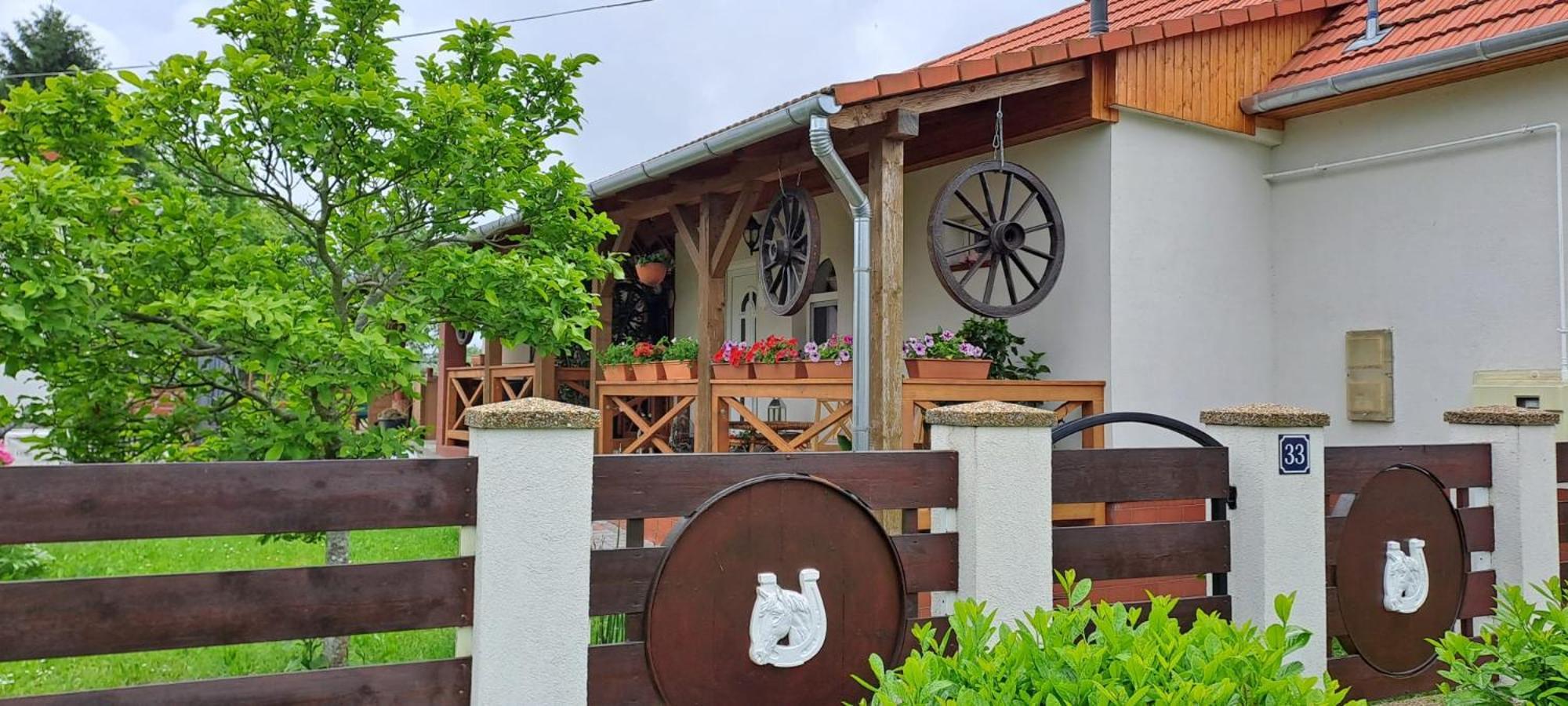 Villa Manipura Szemenyecsörnye Exterior foto
